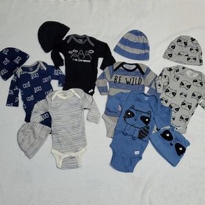 Lot of 6 Gerber long sleeve onesies w/ hats 0-3m